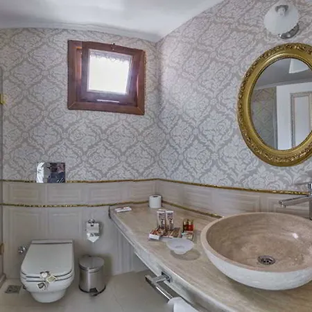 By Murat Royal Galata Hotel 3*