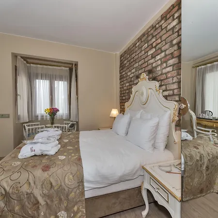 By Murat Royal Galata Hotel 3*