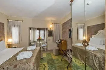 By Murat Royal Galata מלון 3*