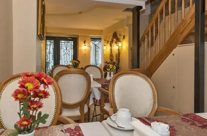 By Murat Royal Galata 3*