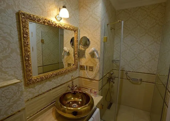 מלון By Murat Royal Galata 3*