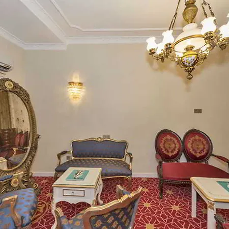 By Murat Royal Galata איסטמבול