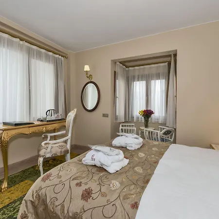 By Murat Royal Galata 3*