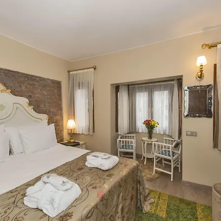 מלון By Murat Royal Galata 3*