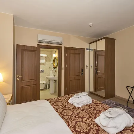 By Murat Royal Galata איסטמבול