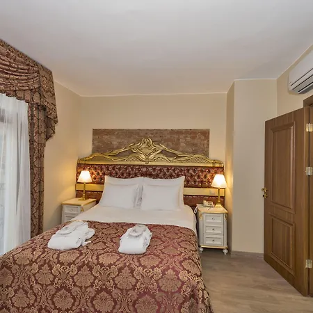 By Murat Royal Galata 3* איסטמבול